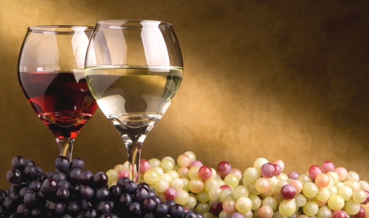 Białe i czerwone wino – właściwości zdrowotne