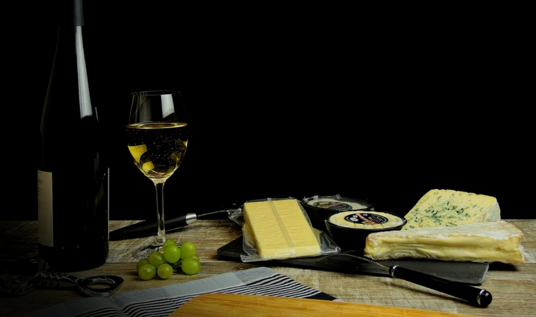 Ser i wino – duet doskonały