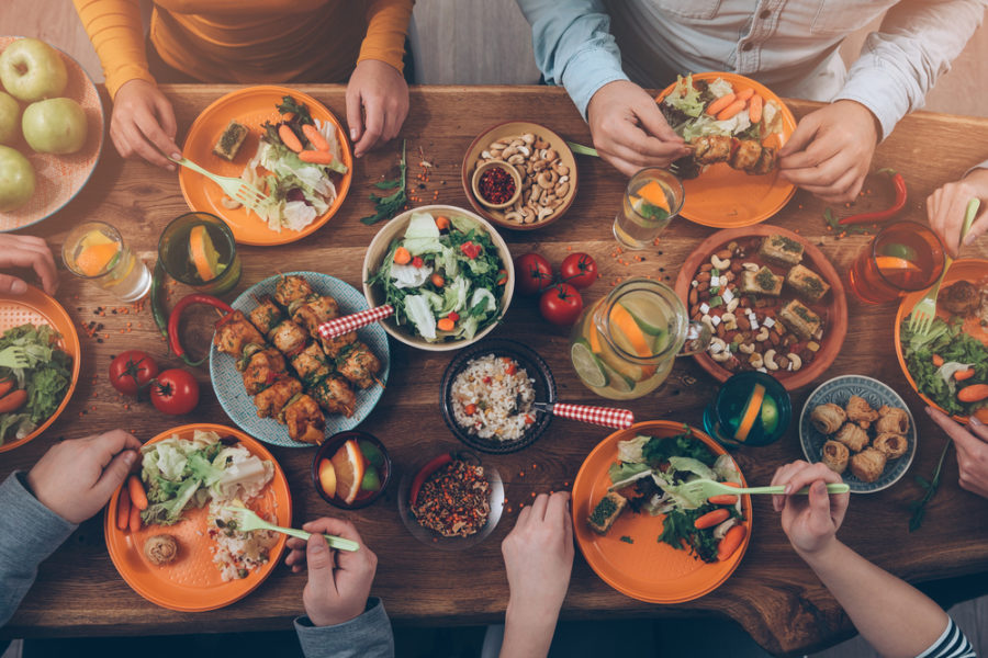 Foodsharing w restauracji – na czym polega?